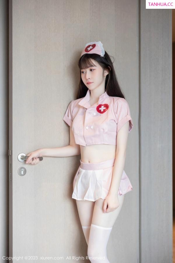   [XiuRen]高清写真图 2023.07.17 No.7090 林悠悠 白丝美腿第2张图片